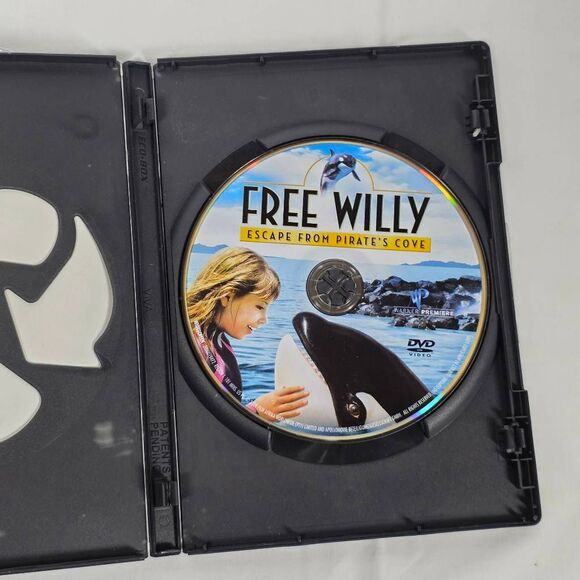 Free Willy: Escape from Pirate’s Cove (2010) [DVD] - Picture 2 of 3